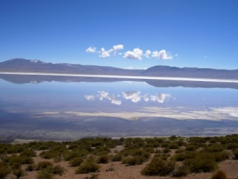 chile-attractions-northern lake